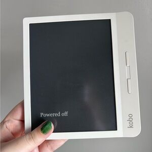 White Kobo libra H2o - Read description